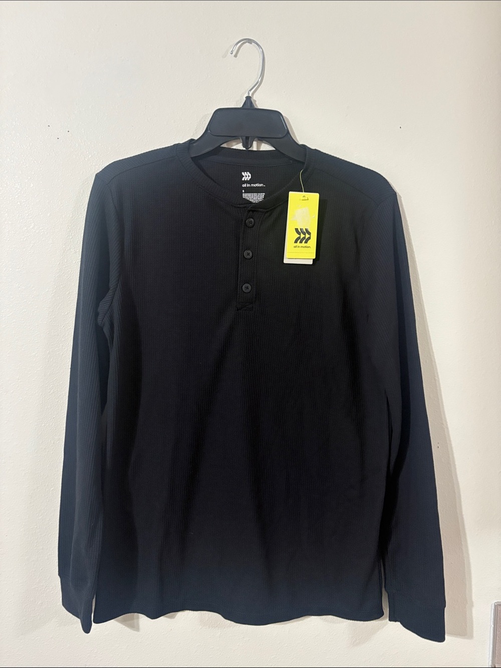 NWT All In Motion Men’s Long Sleeve Waffle Henley Black Size S